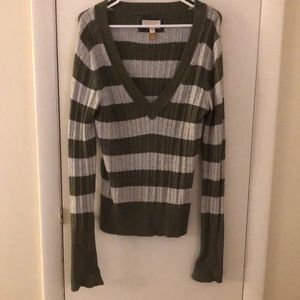 American eagle soft cotton sweater. Extra long sleeves.